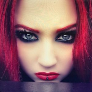 Meet your Posher, Yedda